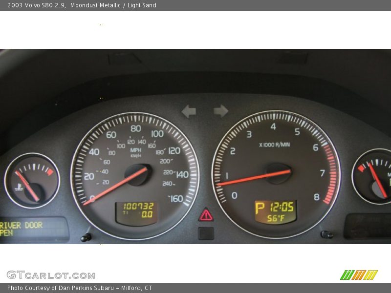 Moondust Metallic / Light Sand 2003 Volvo S80 2.9