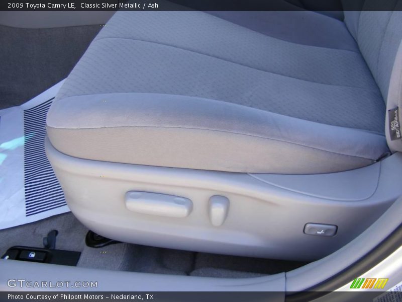 Classic Silver Metallic / Ash 2009 Toyota Camry LE