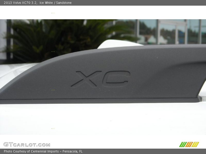 Ice White / Sandstone 2013 Volvo XC70 3.2