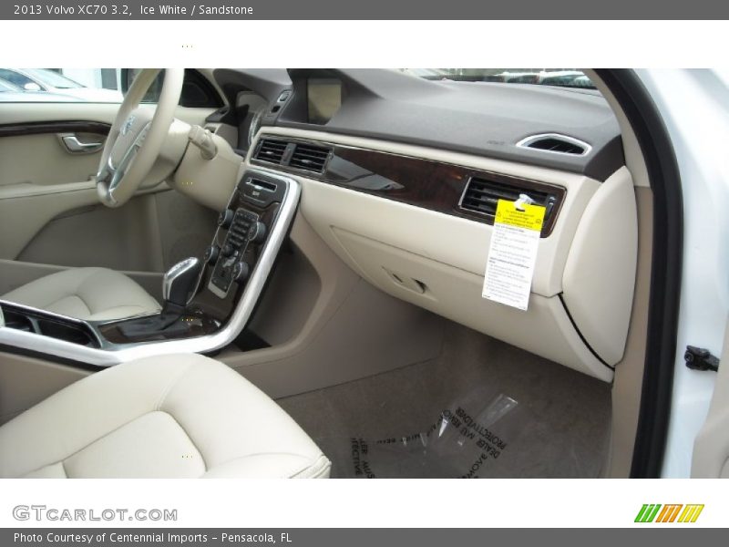 Ice White / Sandstone 2013 Volvo XC70 3.2