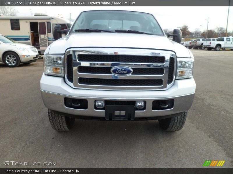 Oxford White / Medium Flint 2006 Ford F350 Super Duty XLT SuperCab 4x4