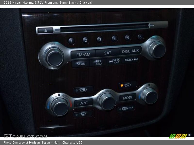 Super Black / Charcoal 2013 Nissan Maxima 3.5 SV Premium