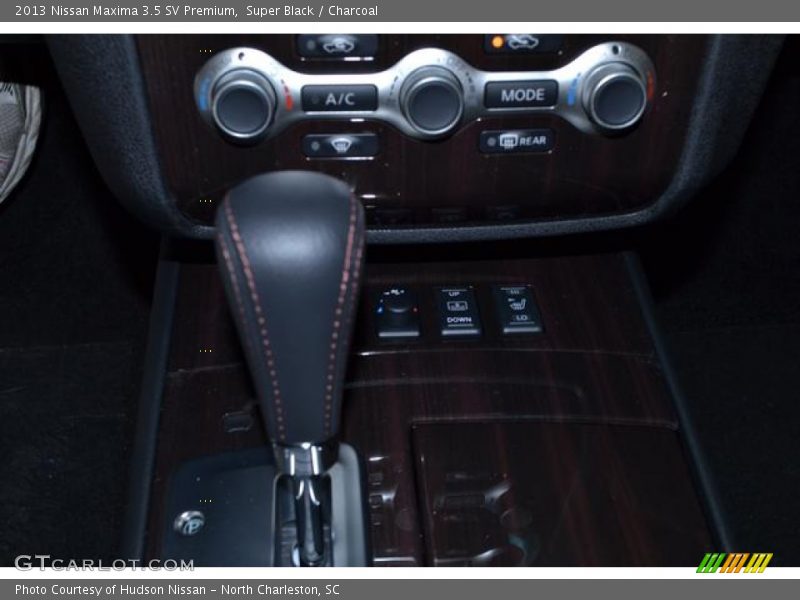 Super Black / Charcoal 2013 Nissan Maxima 3.5 SV Premium