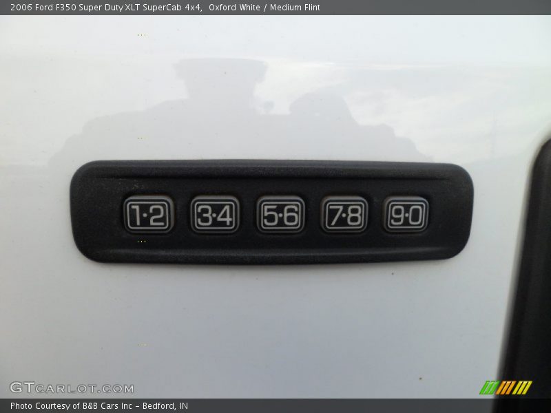 Oxford White / Medium Flint 2006 Ford F350 Super Duty XLT SuperCab 4x4