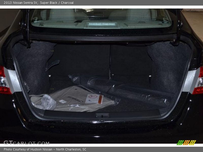 Super Black / Charcoal 2013 Nissan Sentra SV