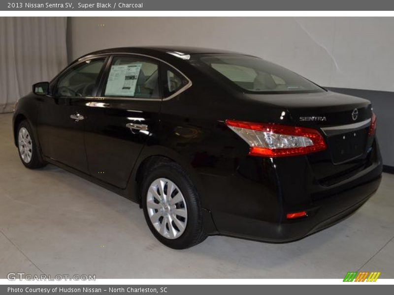 Super Black / Charcoal 2013 Nissan Sentra SV