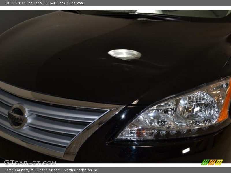 Super Black / Charcoal 2013 Nissan Sentra SV