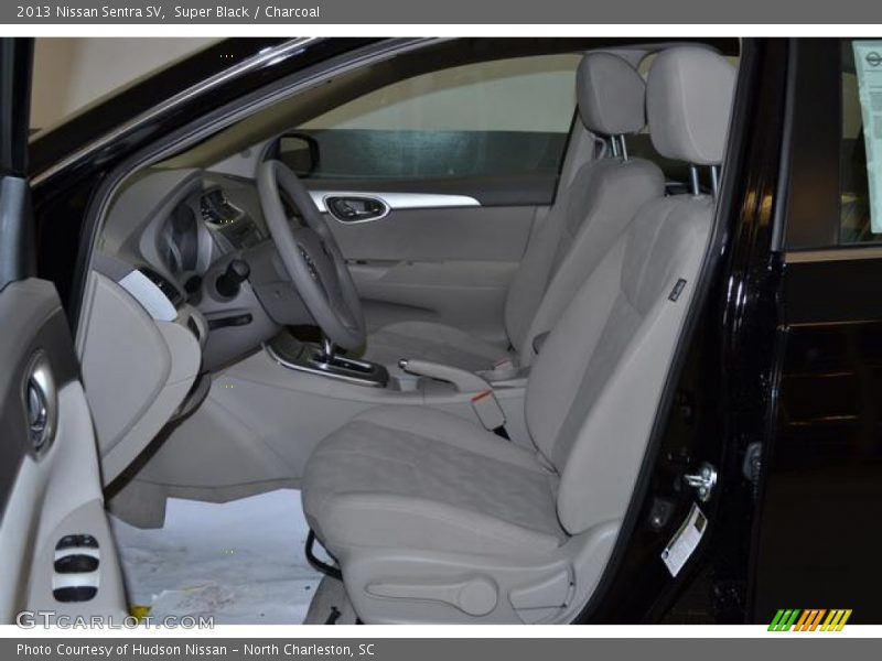 Super Black / Charcoal 2013 Nissan Sentra SV