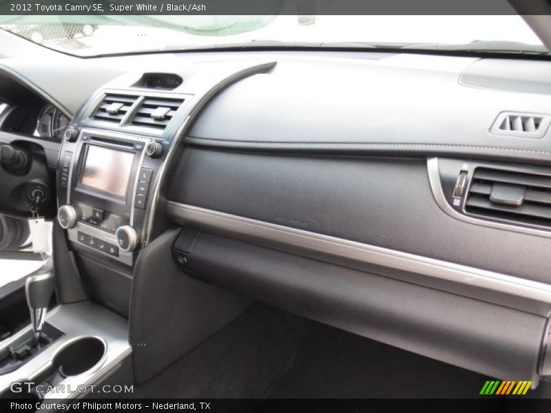 Super White / Black/Ash 2012 Toyota Camry SE