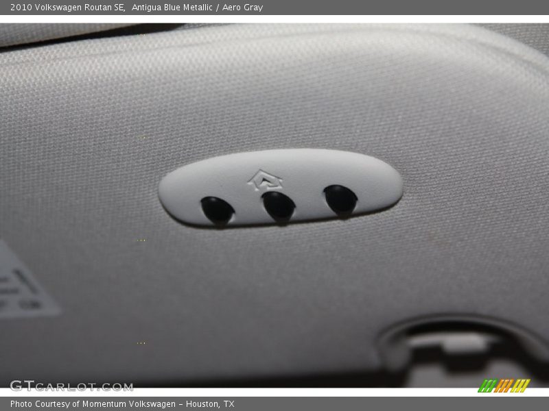 Antigua Blue Metallic / Aero Gray 2010 Volkswagen Routan SE
