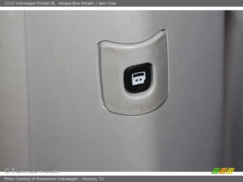 Antigua Blue Metallic / Aero Gray 2010 Volkswagen Routan SE