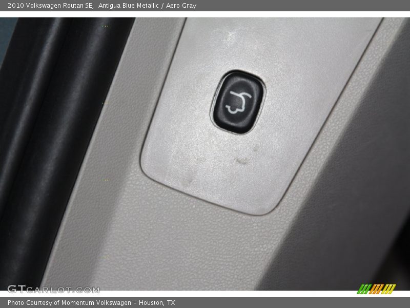 Antigua Blue Metallic / Aero Gray 2010 Volkswagen Routan SE