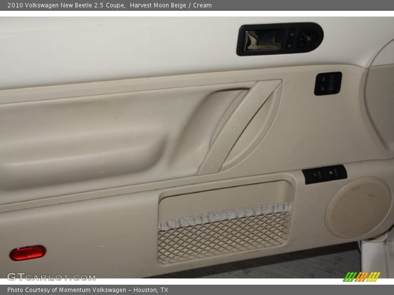 Harvest Moon Beige / Cream 2010 Volkswagen New Beetle 2.5 Coupe