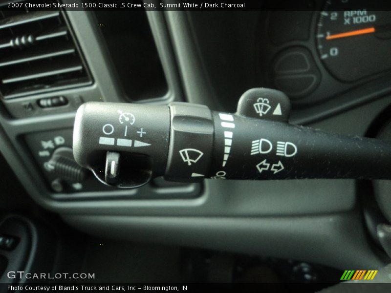 Summit White / Dark Charcoal 2007 Chevrolet Silverado 1500 Classic LS Crew Cab