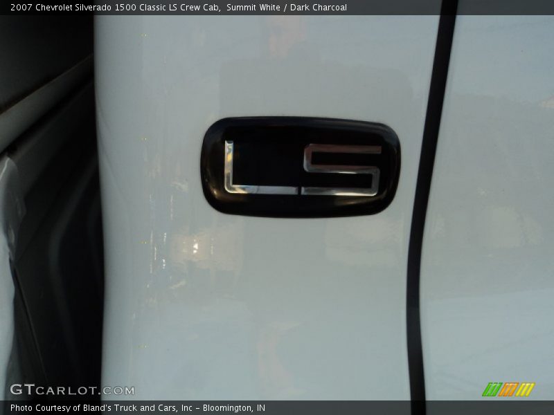 Summit White / Dark Charcoal 2007 Chevrolet Silverado 1500 Classic LS Crew Cab