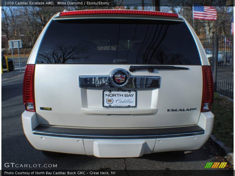 White Diamond / Ebony/Ebony 2009 Cadillac Escalade AWD