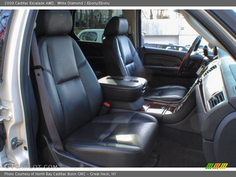 White Diamond / Ebony/Ebony 2009 Cadillac Escalade AWD