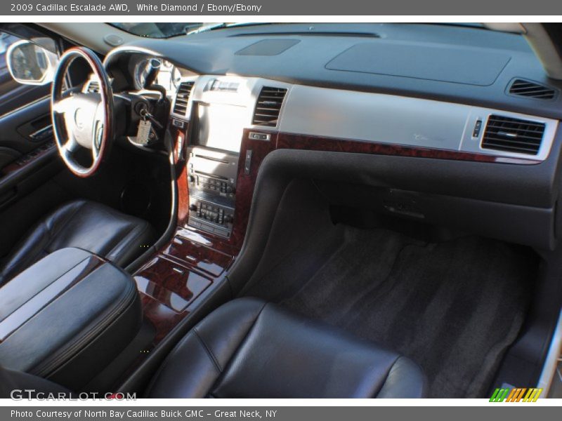 White Diamond / Ebony/Ebony 2009 Cadillac Escalade AWD