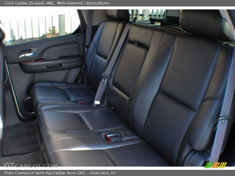 White Diamond / Ebony/Ebony 2009 Cadillac Escalade AWD