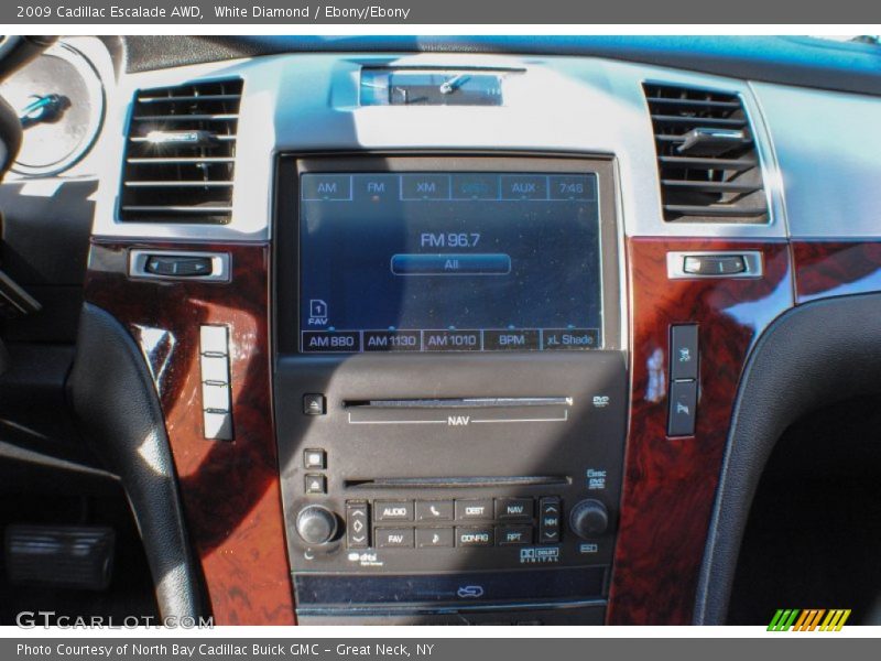 White Diamond / Ebony/Ebony 2009 Cadillac Escalade AWD