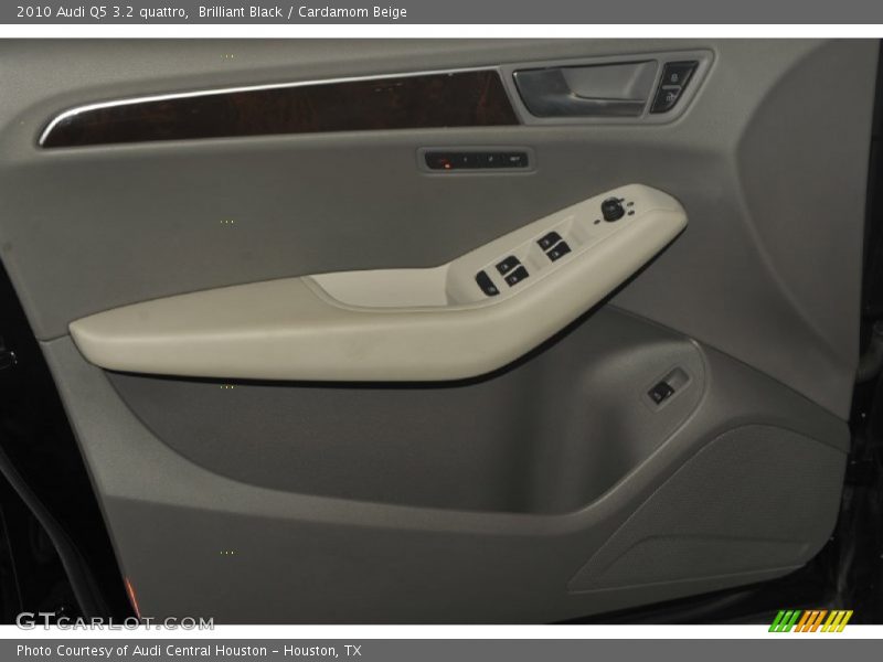 Brilliant Black / Cardamom Beige 2010 Audi Q5 3.2 quattro