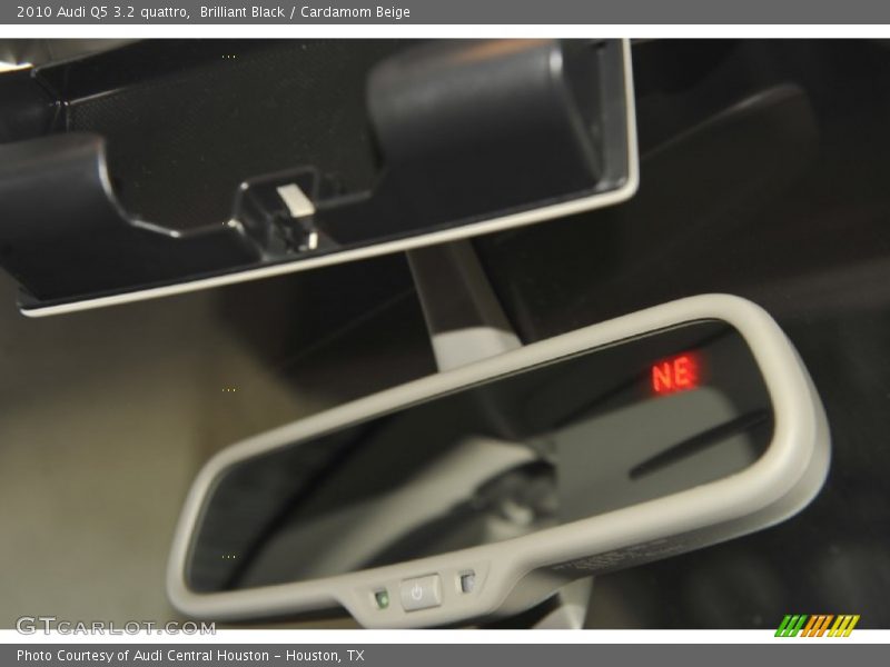 Brilliant Black / Cardamom Beige 2010 Audi Q5 3.2 quattro