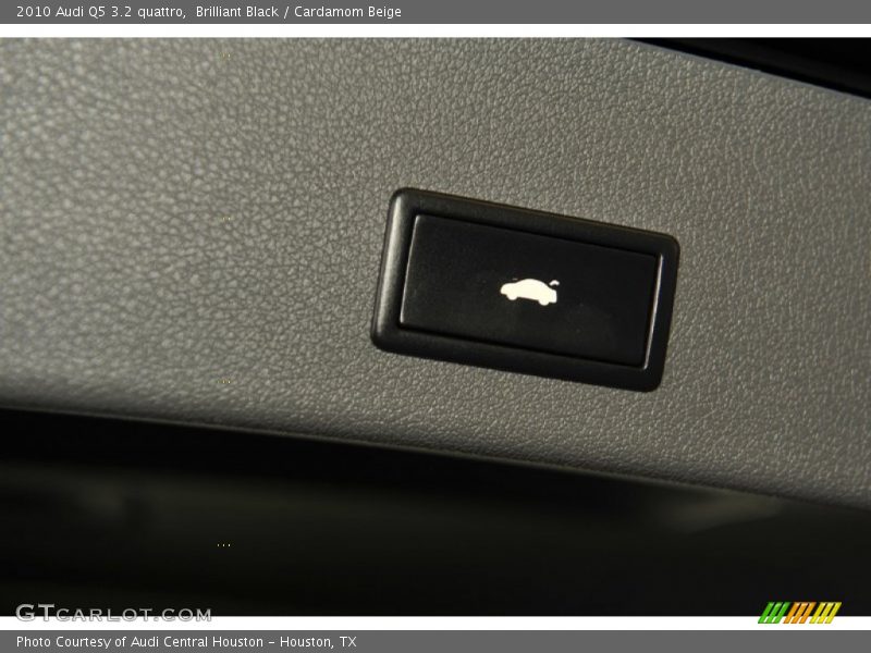 Brilliant Black / Cardamom Beige 2010 Audi Q5 3.2 quattro