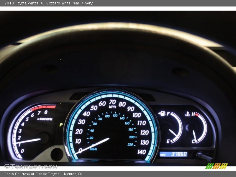 Blizzard White Pearl / Ivory 2010 Toyota Venza I4