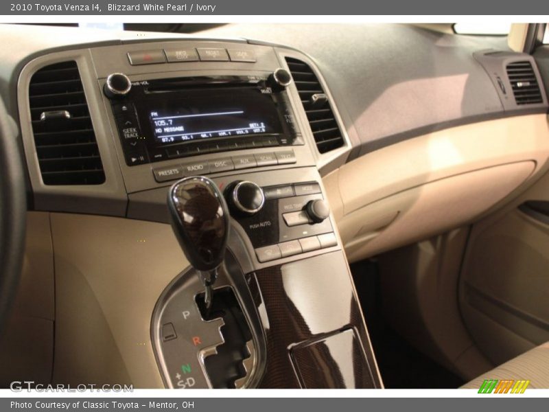 Blizzard White Pearl / Ivory 2010 Toyota Venza I4