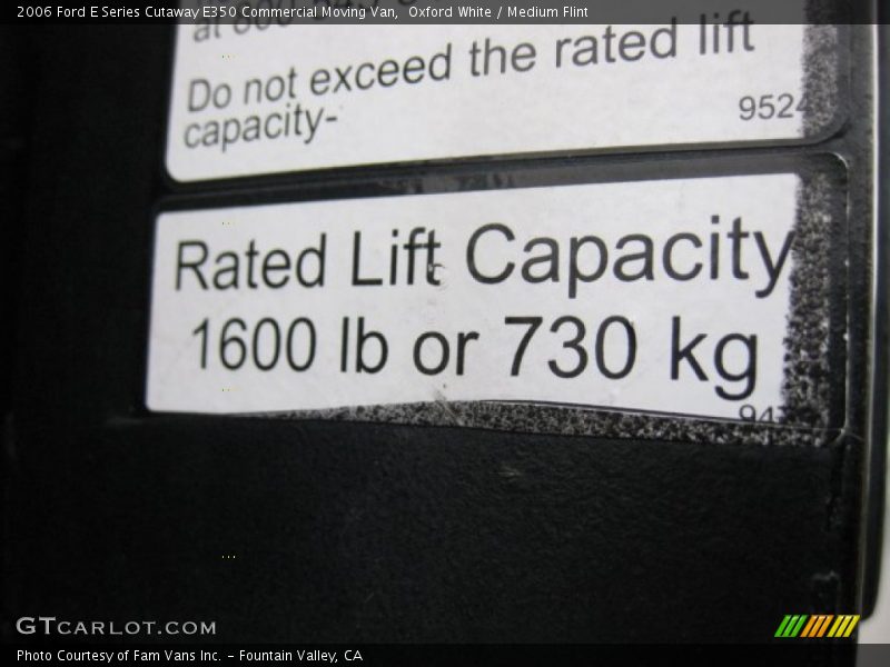 Oxford White / Medium Flint 2006 Ford E Series Cutaway E350 Commercial Moving Van