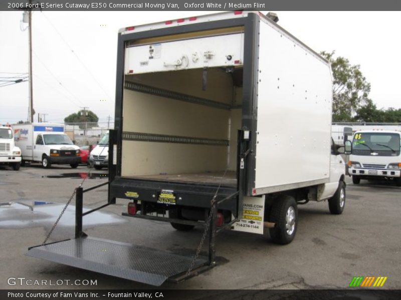 Oxford White / Medium Flint 2006 Ford E Series Cutaway E350 Commercial Moving Van