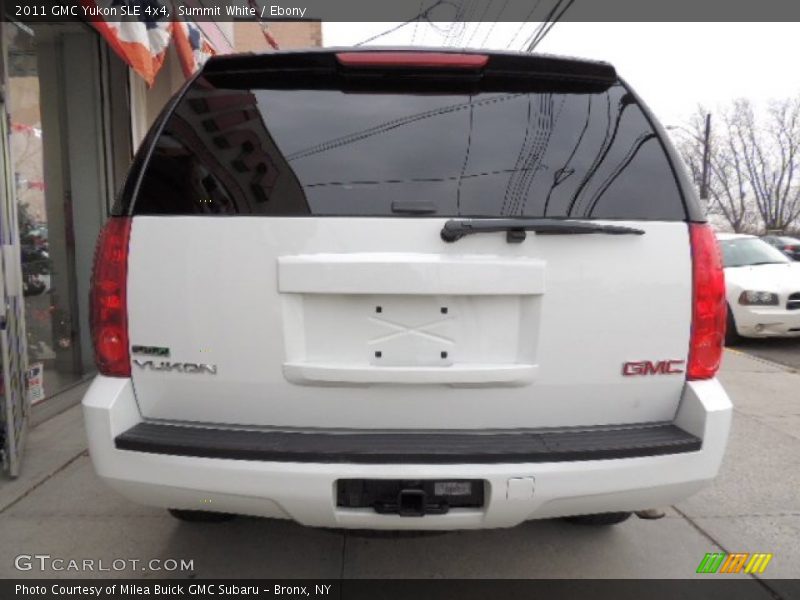 Summit White / Ebony 2011 GMC Yukon SLE 4x4