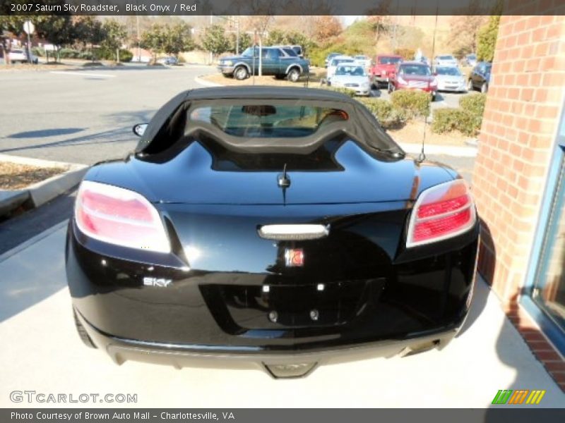Black Onyx / Red 2007 Saturn Sky Roadster
