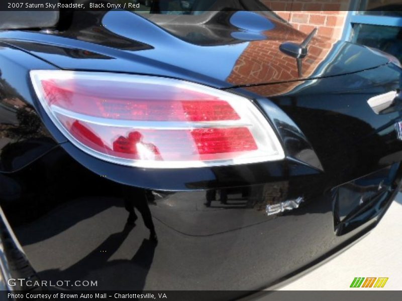 Black Onyx / Red 2007 Saturn Sky Roadster