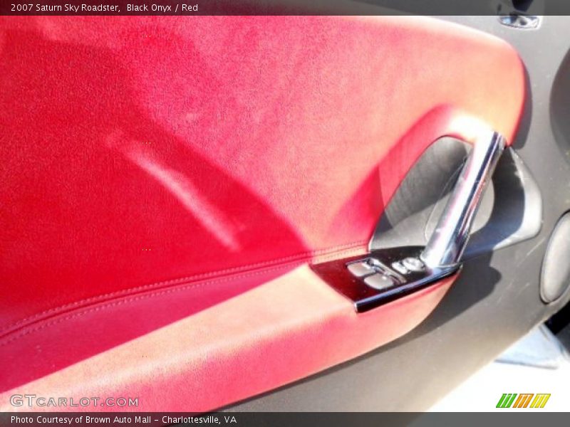 Black Onyx / Red 2007 Saturn Sky Roadster