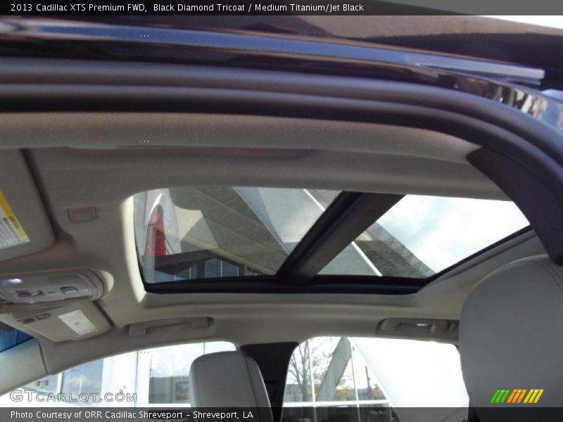 Black Diamond Tricoat / Medium Titanium/Jet Black 2013 Cadillac XTS Premium FWD