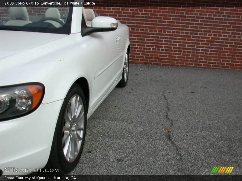 Ice White / Calcite 2009 Volvo C70 T5 Convertible