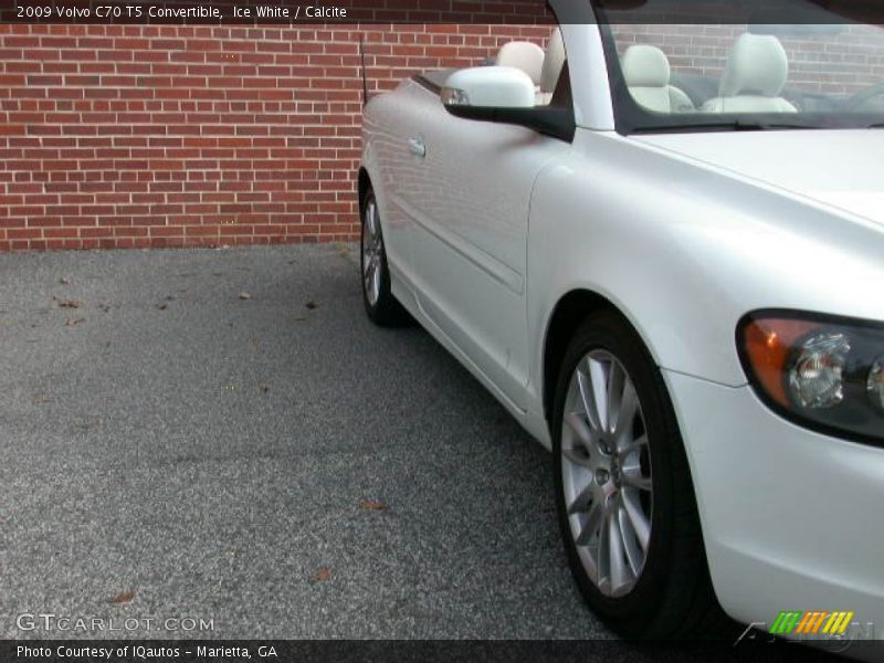 Ice White / Calcite 2009 Volvo C70 T5 Convertible