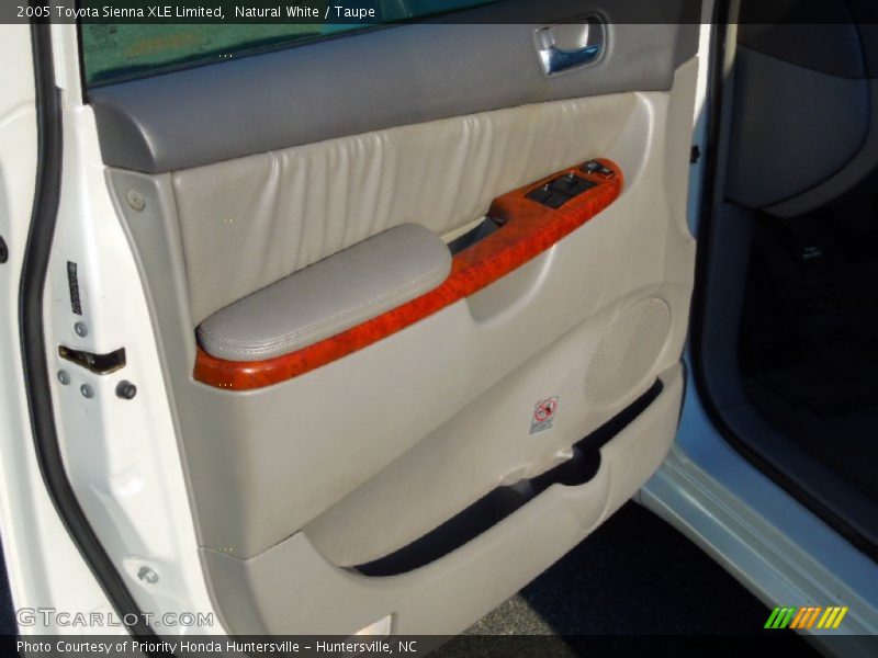 Natural White / Taupe 2005 Toyota Sienna XLE Limited