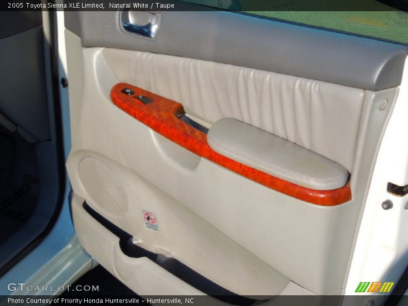 Natural White / Taupe 2005 Toyota Sienna XLE Limited