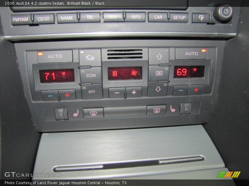 Controls of 2006 S4 4.2 quattro Sedan