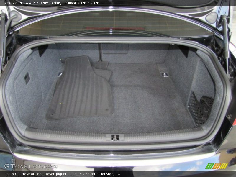  2006 S4 4.2 quattro Sedan Trunk