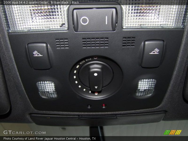 Controls of 2006 S4 4.2 quattro Sedan