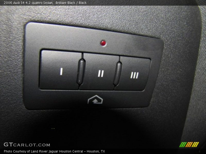 Controls of 2006 S4 4.2 quattro Sedan