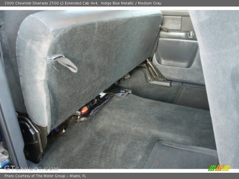 Indigo Blue Metallic / Medium Gray 2000 Chevrolet Silverado 2500 LS Extended Cab 4x4