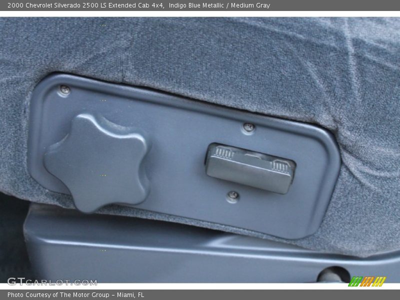 Indigo Blue Metallic / Medium Gray 2000 Chevrolet Silverado 2500 LS Extended Cab 4x4