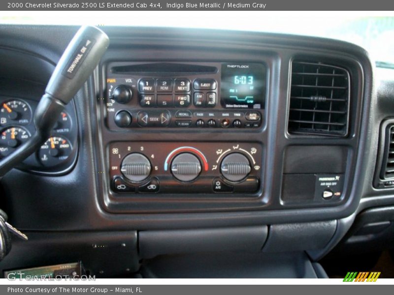 Indigo Blue Metallic / Medium Gray 2000 Chevrolet Silverado 2500 LS Extended Cab 4x4