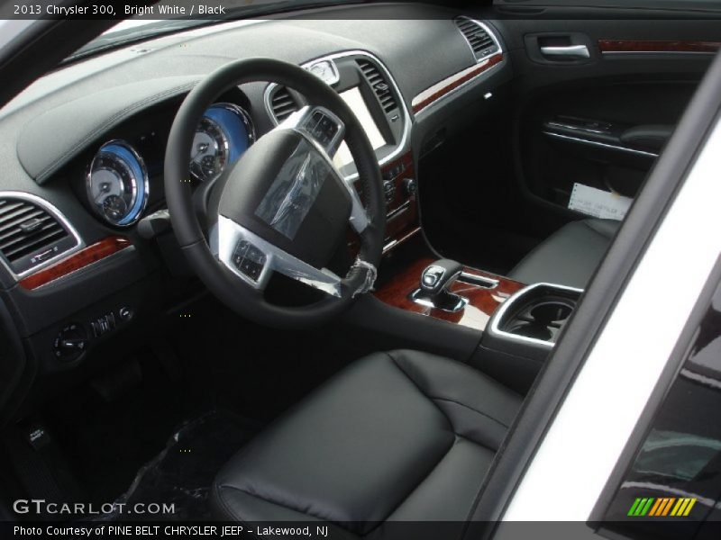 Bright White / Black 2013 Chrysler 300