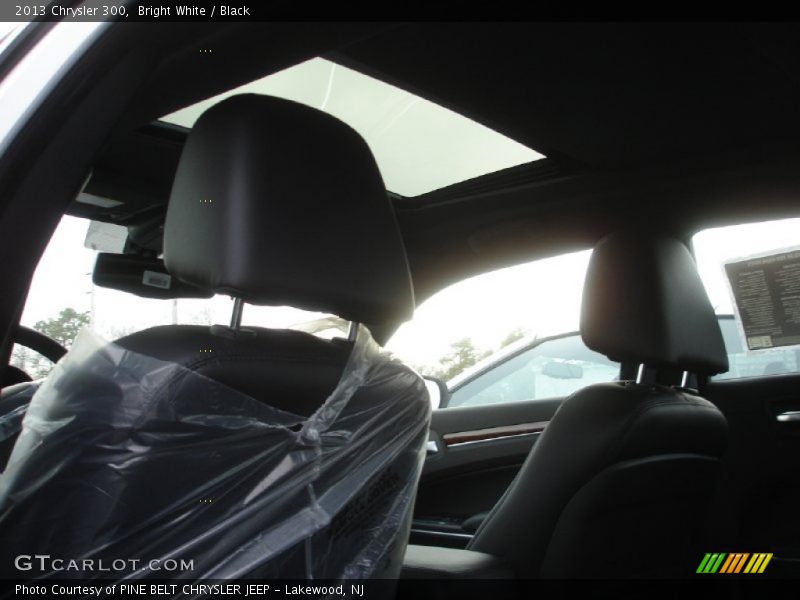Bright White / Black 2013 Chrysler 300