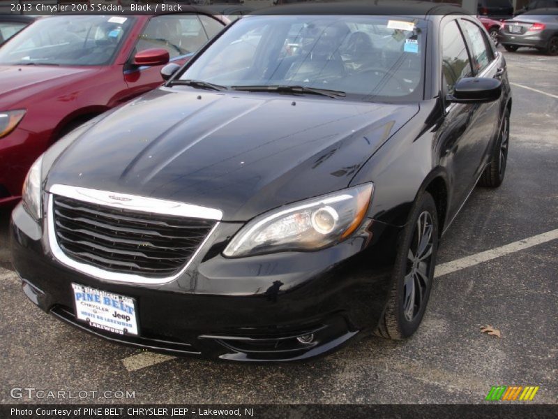 Black / Black 2013 Chrysler 200 S Sedan